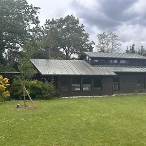 https://idyllisches-einfamilienhaus-bei-munchen.getmunichhotels.com